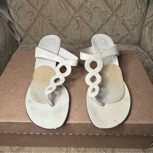 Christian Louboutin‎ Thong White Sandal Heels Size 38.5 Used